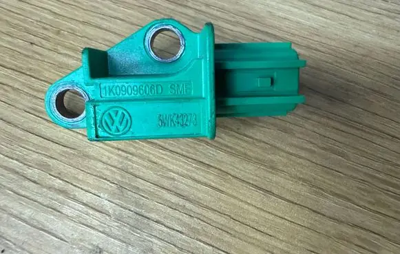 Skoda Octavia Mk2 (1Z) Airbag deployment crash/impact sensor 5WK43273