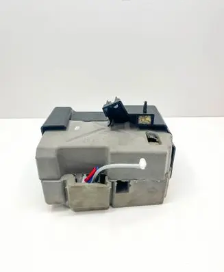 Mercedes-Benz SL R231 Central locking vacuum pump A0008005648 A0008005748
