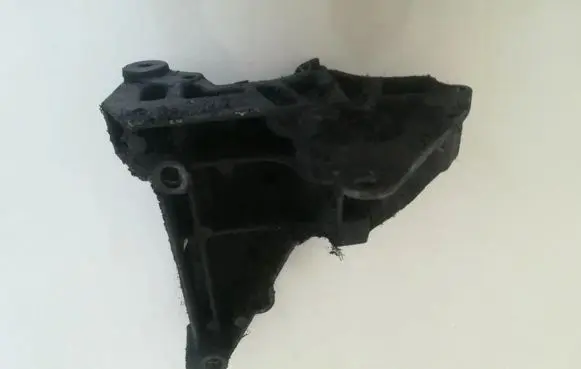 BMW 5 E39 Engine mounting bracket 11162245747 11.16-2245747
