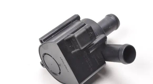 Volvo XC90 Water pump 32324817