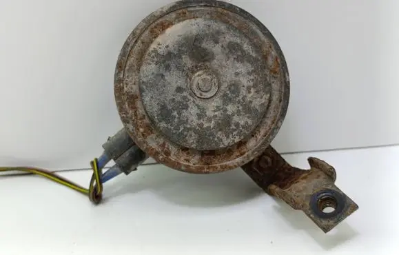 Volkswagen Golf III Horn signal