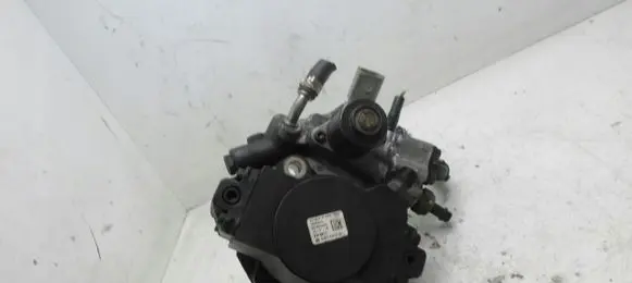 Mercedes-Benz C W204 Fuel injection high pressure pump A6510700701