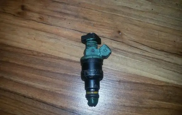 BMW 5 E34 Fuel injector 0280150415