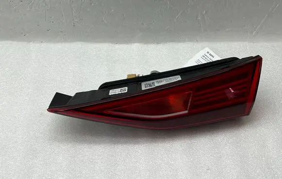 Audi A3 8Y Tailgate rear/tail lights 8Y0945076A