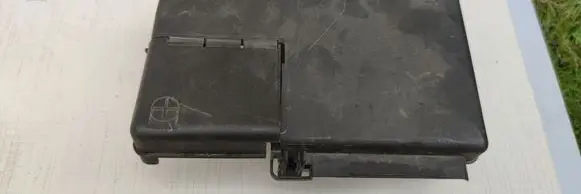 Opel Corsa D Battery box tray cover/lid 13185557