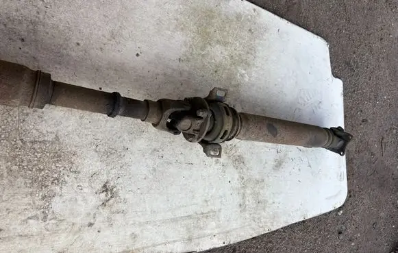 Toyota Hilux (AN10, AN20, AN30) Rear driveshaft/prop shaft