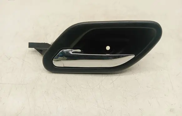 BMW 5 E39 Front door interior handle 8226049
