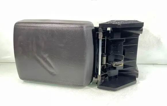 Volkswagen Touareg I Armrest 7l6863762l