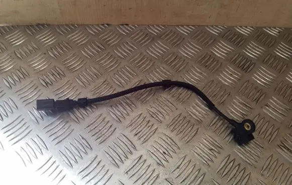 Seat Leon (1P) Camshaft speed sensor 03L957147A