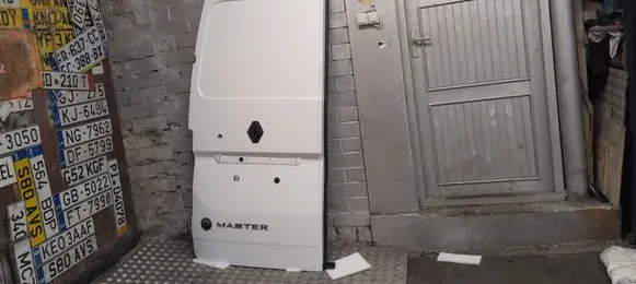 Renault Master IV Rear door