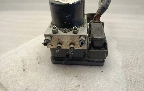 Ford Focus ABS Pump 8M512C405AA A426G 10020603224