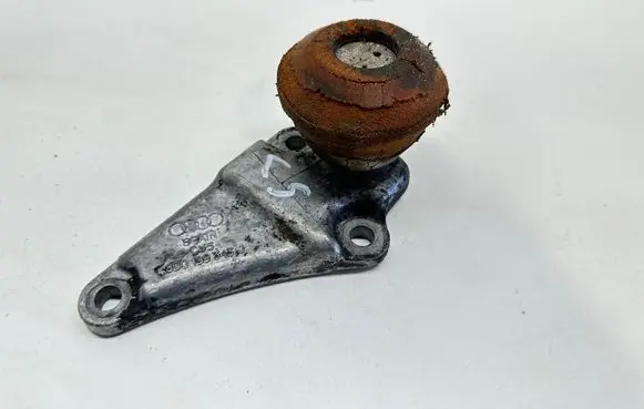 Audi A6 S6 C5 4B Engine mounting bracket 8D0199343j
