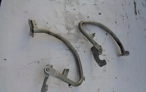 Volvo S60 Tailgate/trunk/boot hinge