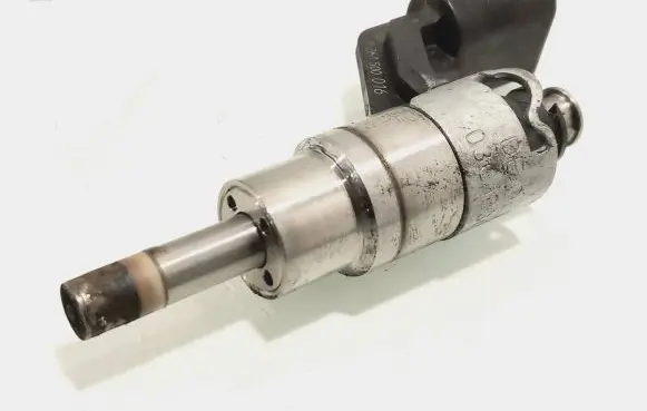 Volkswagen Golf Plus Fuel injector 03C906036A 0261500016