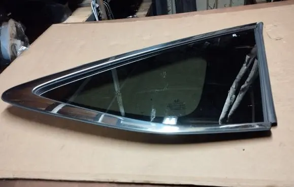 Honda CR-V Rear side window