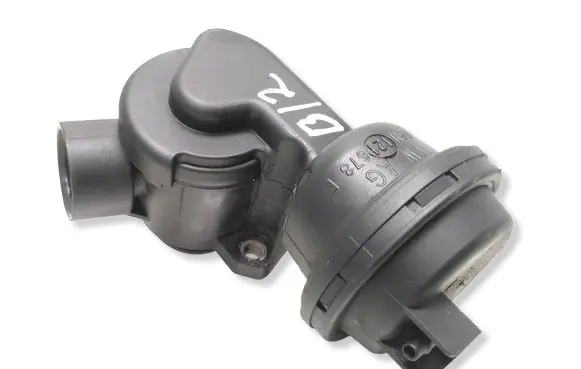 Audi Q5 SQ5 Coolant heater control valve 06M121678F