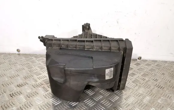 KIA Sorento Air filter box 28100C5300