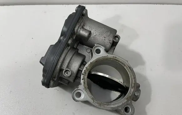 BMW X3 F25 Throttle valve 7823233