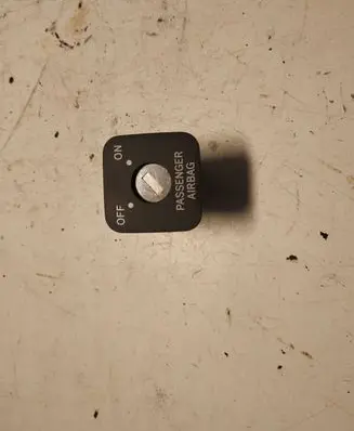 Toyota Corolla Verso AR10 Passenger airbag on/off switch 1368062