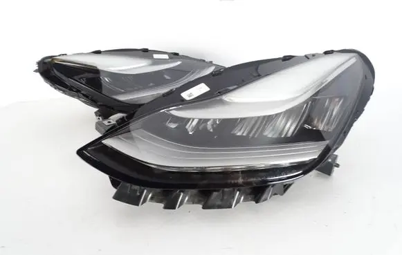 Tesla Model 3 Headlight/headlamp 1077375-00-C