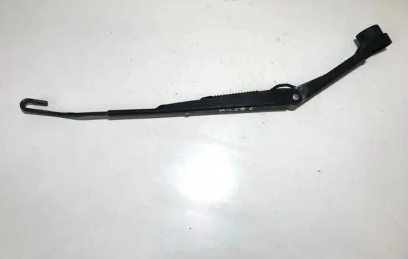 Mitsubishi Pajero Sport I Front wiper blade arm