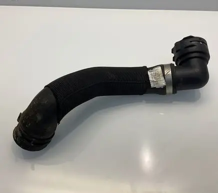 Porsche Macan (95B) Engine coolant pipe/hose 95B122101F