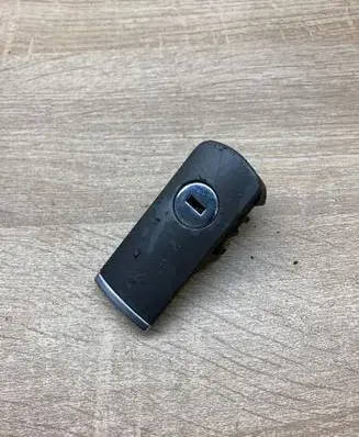 Audi A4 S4 B6 8E 8H Glove box lock 8E1857131