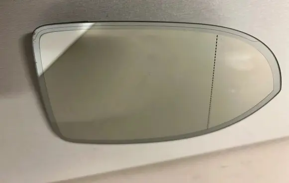 Volkswagen PASSAT B8 Wing mirror glass 