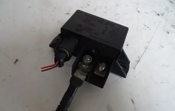 Mercedes-Benz CLS C219 Charging relay A0025426419