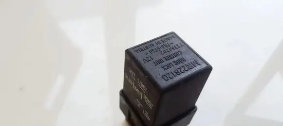 Mitsubishi Carisma Other relay MR228120