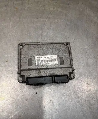 Skoda Fabia Mk2 (5J) Engine control unit/module 03E906023B 5WP4041204