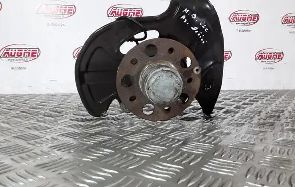 Mercedes-Benz CLC CL203 Front wheel hub spindle knuckle