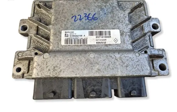Renault Clio III Engine control unit/module S180042156A 237101505R
