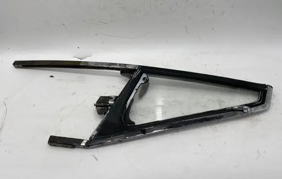 Porsche 911 Front vent window/glass (coupe) 