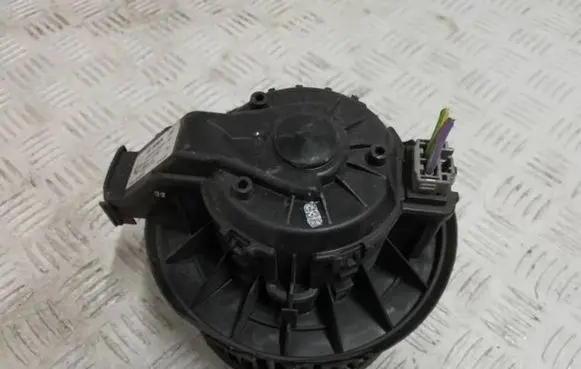 Ford Fiesta Heater fan/blower 3137231000 0130115551 VP8E2H18456AB