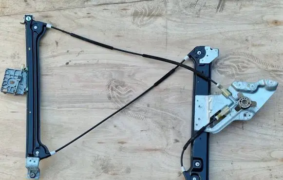Saab 9-3 Ver2 Front door electric window regulator 12832851