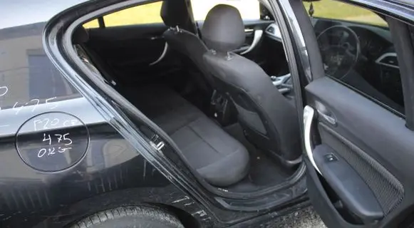 BMW 1 F20 F21 Rubber seal sliding door (on door) 