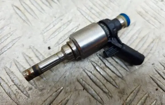 Audi A5 Sportback 8TA Fuel injector 06H906036G 0261500076