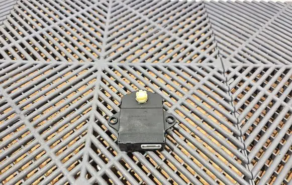 Lexus RX 330 - 350 - 400H Xenon control unit/module 3700011879 10R021100