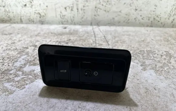 Jaguar XF X260 Tailgate opening switch GX7311654BC 24010576418 16101702
