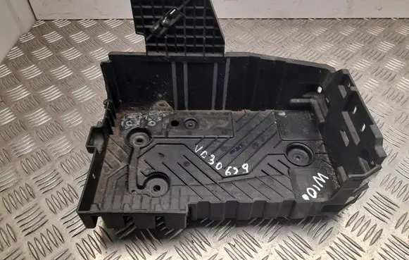 Battery tray
