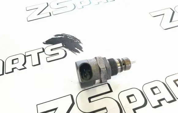 BMW 3 E90 E91 Fuel pressure regulator 30184494 0281002481