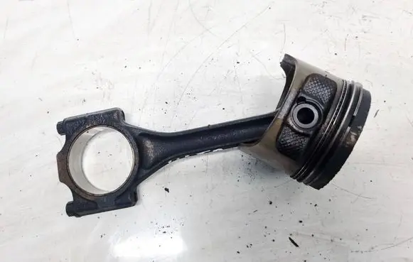 Skoda Octavia Mk1 (1U) Piston with connecting rod