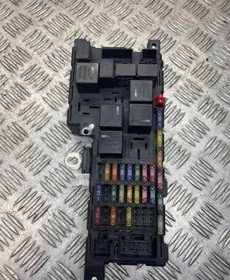 Volvo S60 Fuse module 518828017 8678449