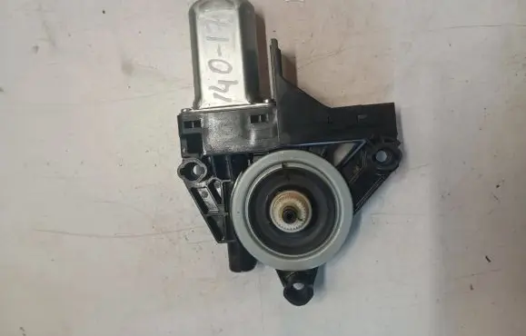 Volvo S60 Front door window regulator motor WR12718 131022 966268103