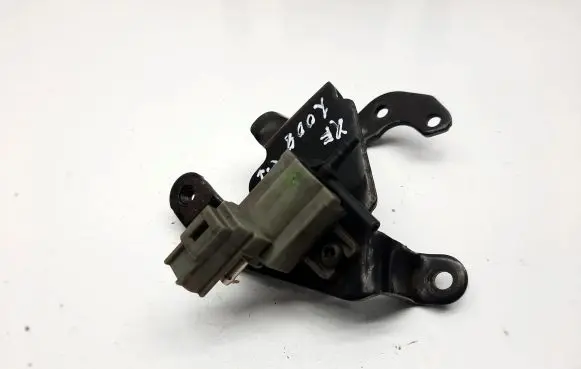 Jaguar XF X250 Turbo solenoid valve 6R8Q6C693AA 70121100