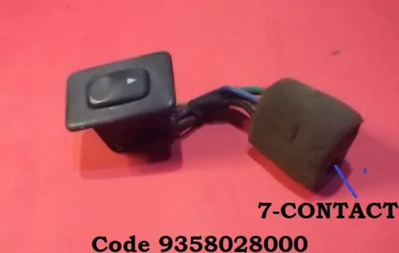Hyundai Lantra I Electric window control switch 9358028000
