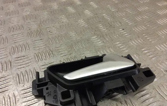 Opel Mokka X Rear door interior handle 98201552W