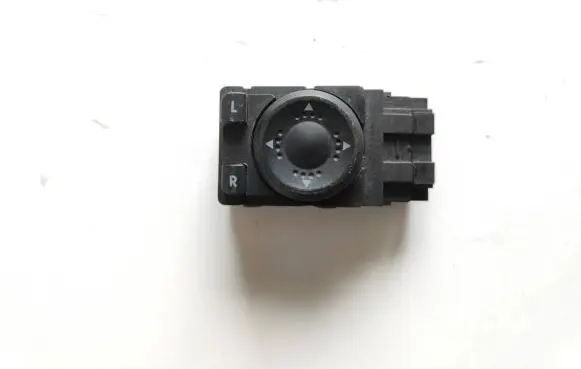 Volkswagen PASSAT B5.5 Wing mirror switch 3B1959565B PA66GF30