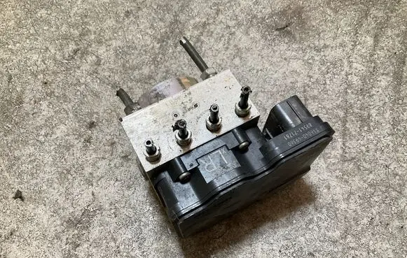Toyota Hilux (AN120, AN130) ABS Pump 8954171781 11604049360